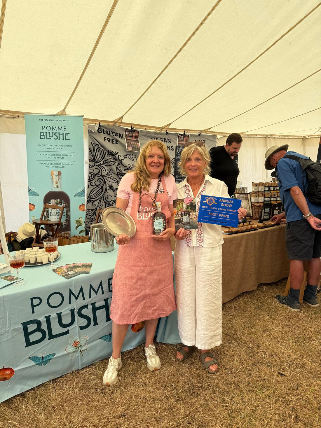 Pomme Blushe Celebrates Another Award-Winning Melplash Show
